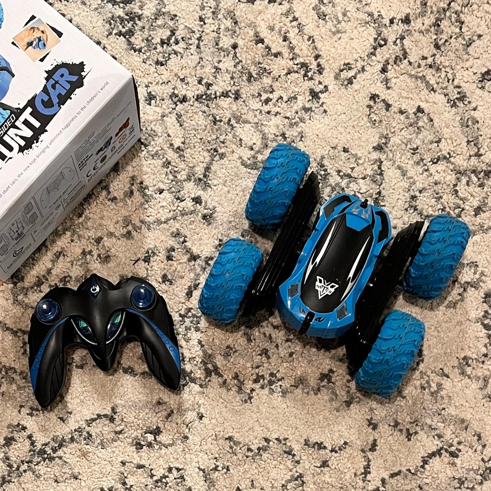 Remote Control Stunt Car - Picture 2 of 2